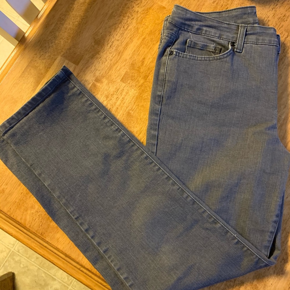 🔥3/10🔥 Gray da-sh jeans - women’s 12